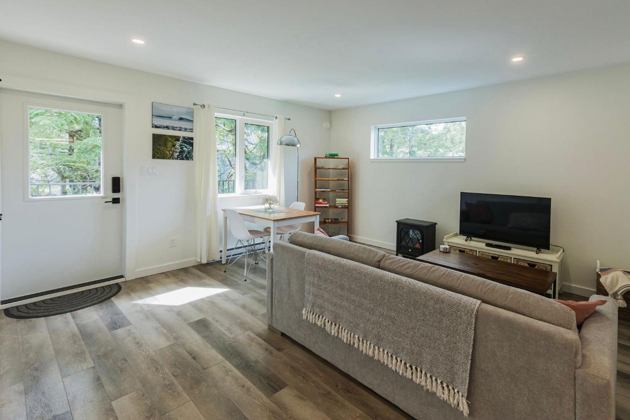 Float West Guest Suite