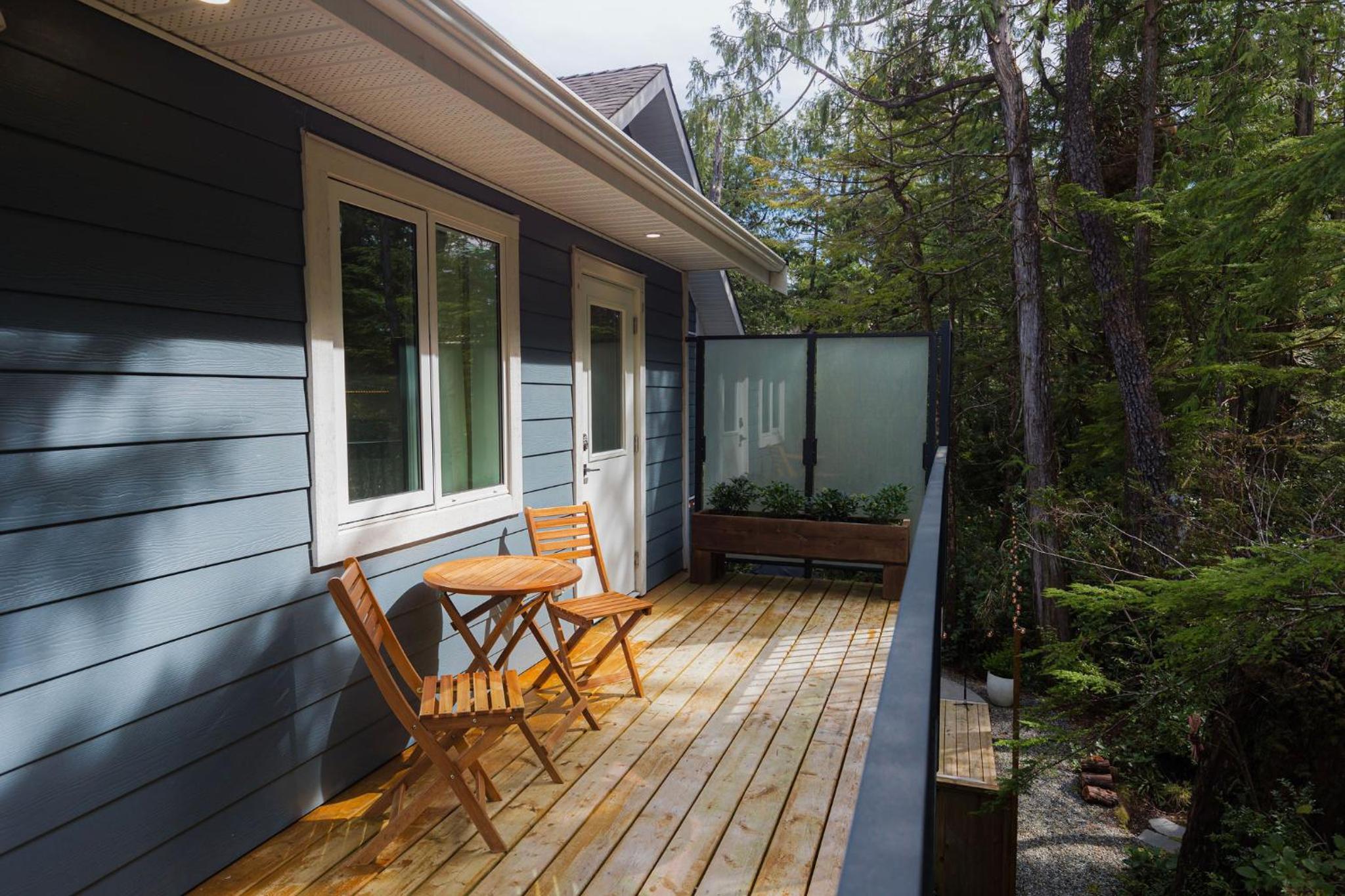 Float West Guest Suite