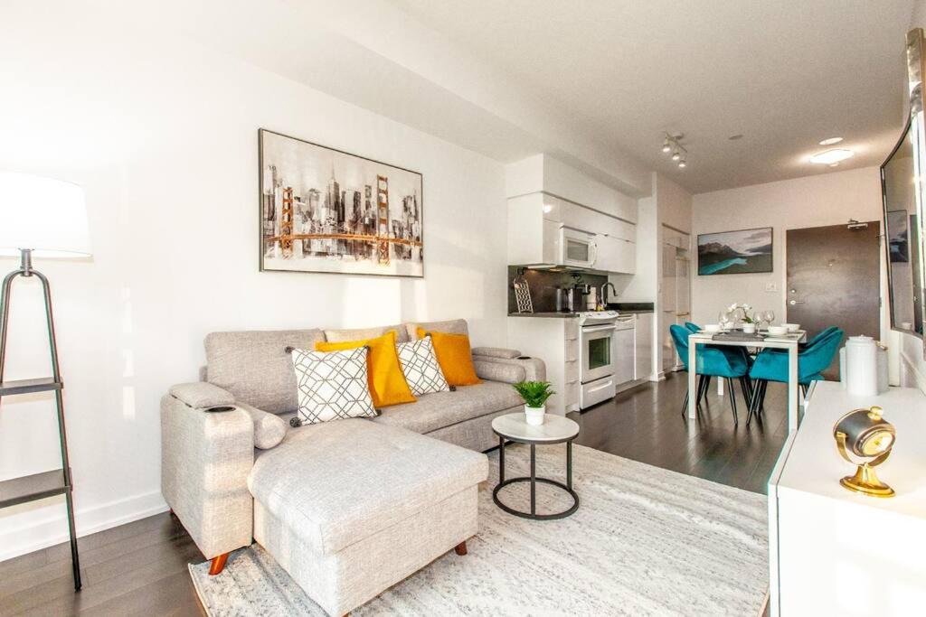 Stunning Condo DT Toronto