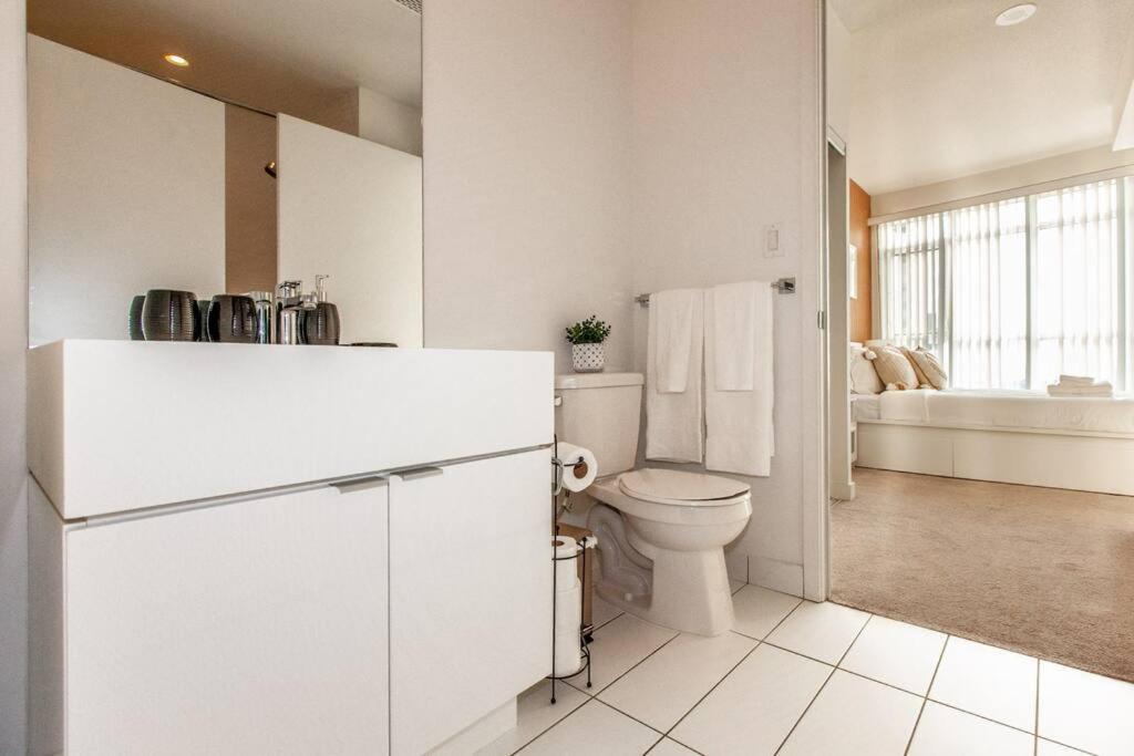 Stunning Condo DT Toronto