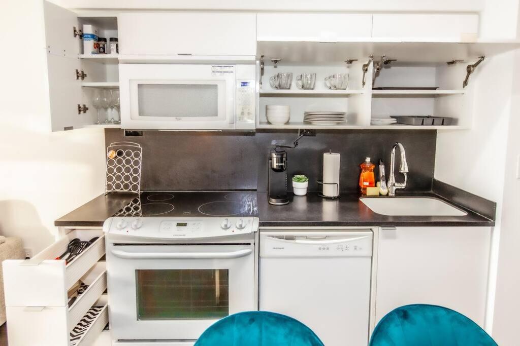 Stunning Condo DT Toronto
