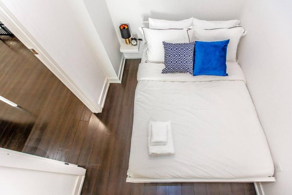 Stunning Condo DT Toronto