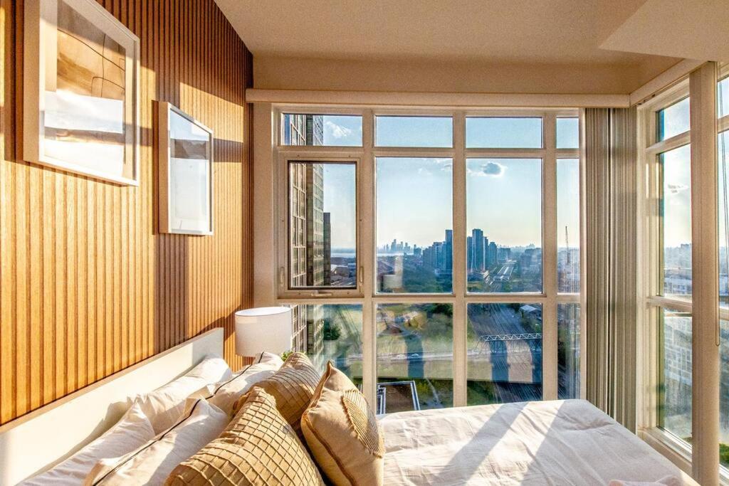 Stunning Condo DT Toronto