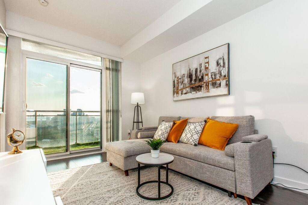 Stunning Condo DT Toronto