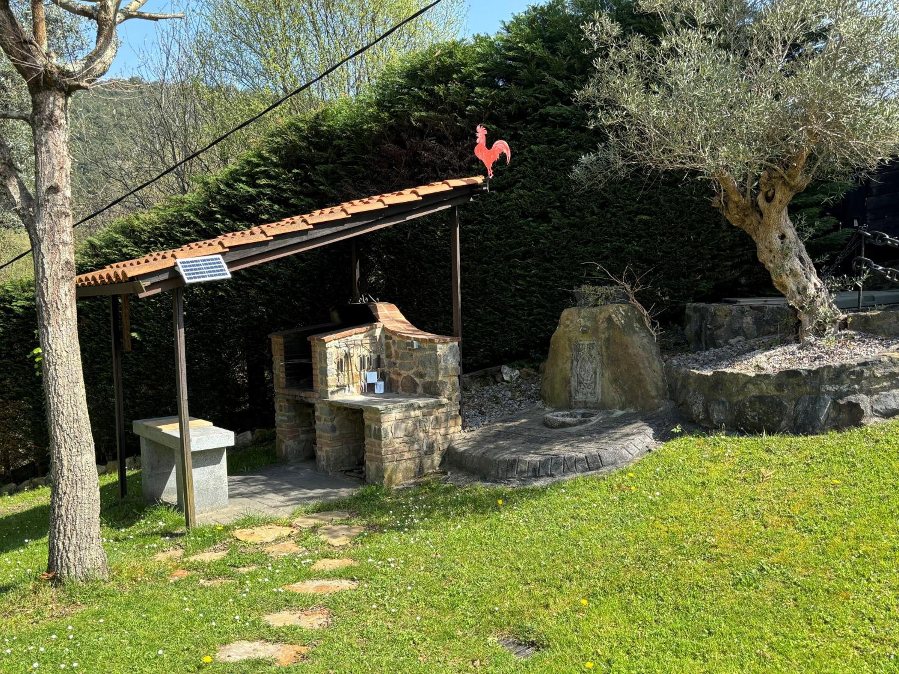Vivienda turistica jardín con encanto y piscina