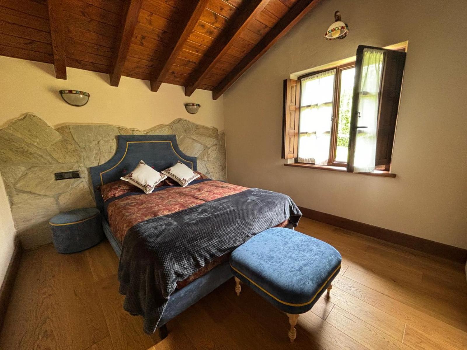 Vivienda turistica jardín con encanto y piscina