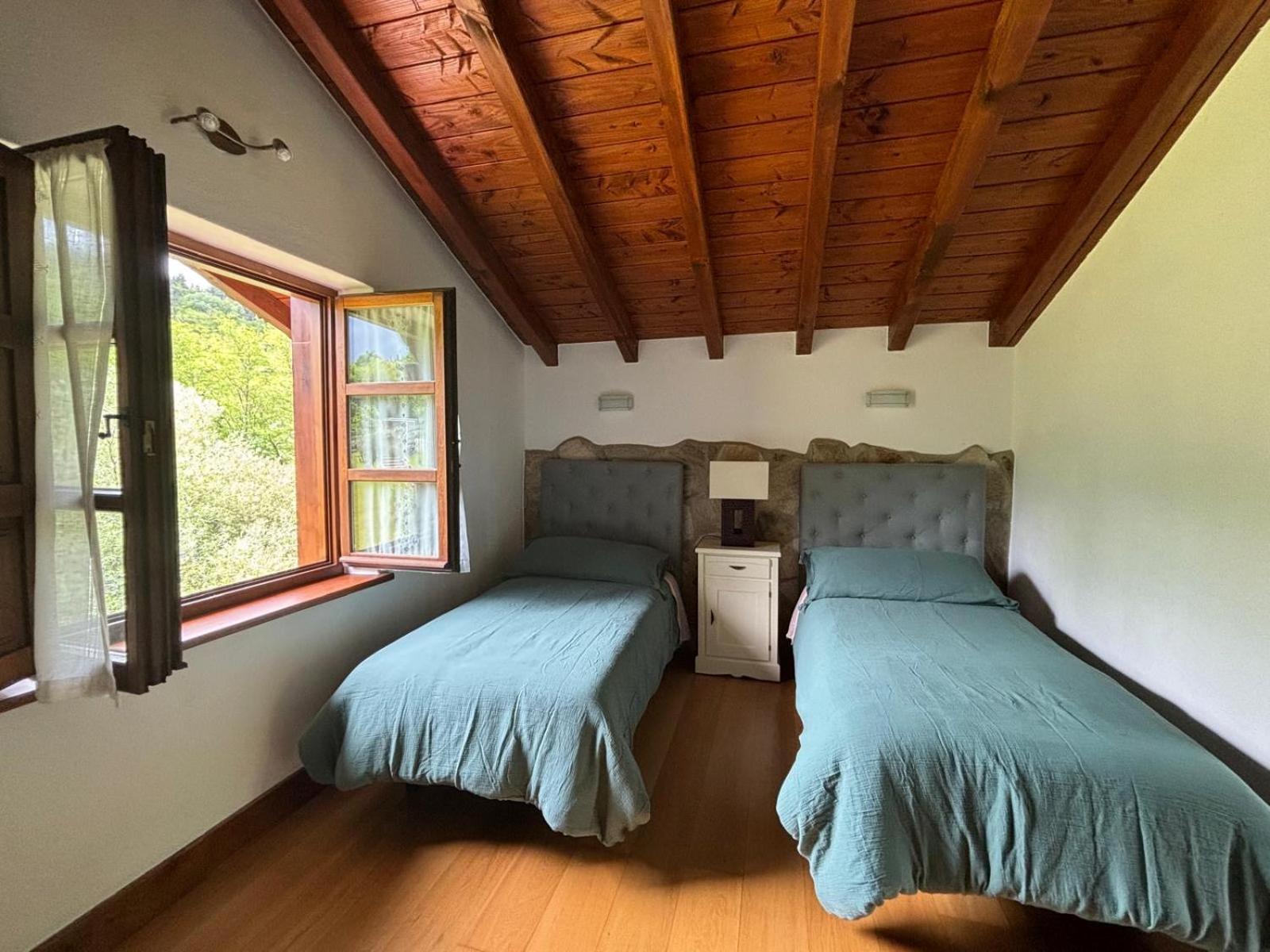 Vivienda turistica jardín con encanto y piscina