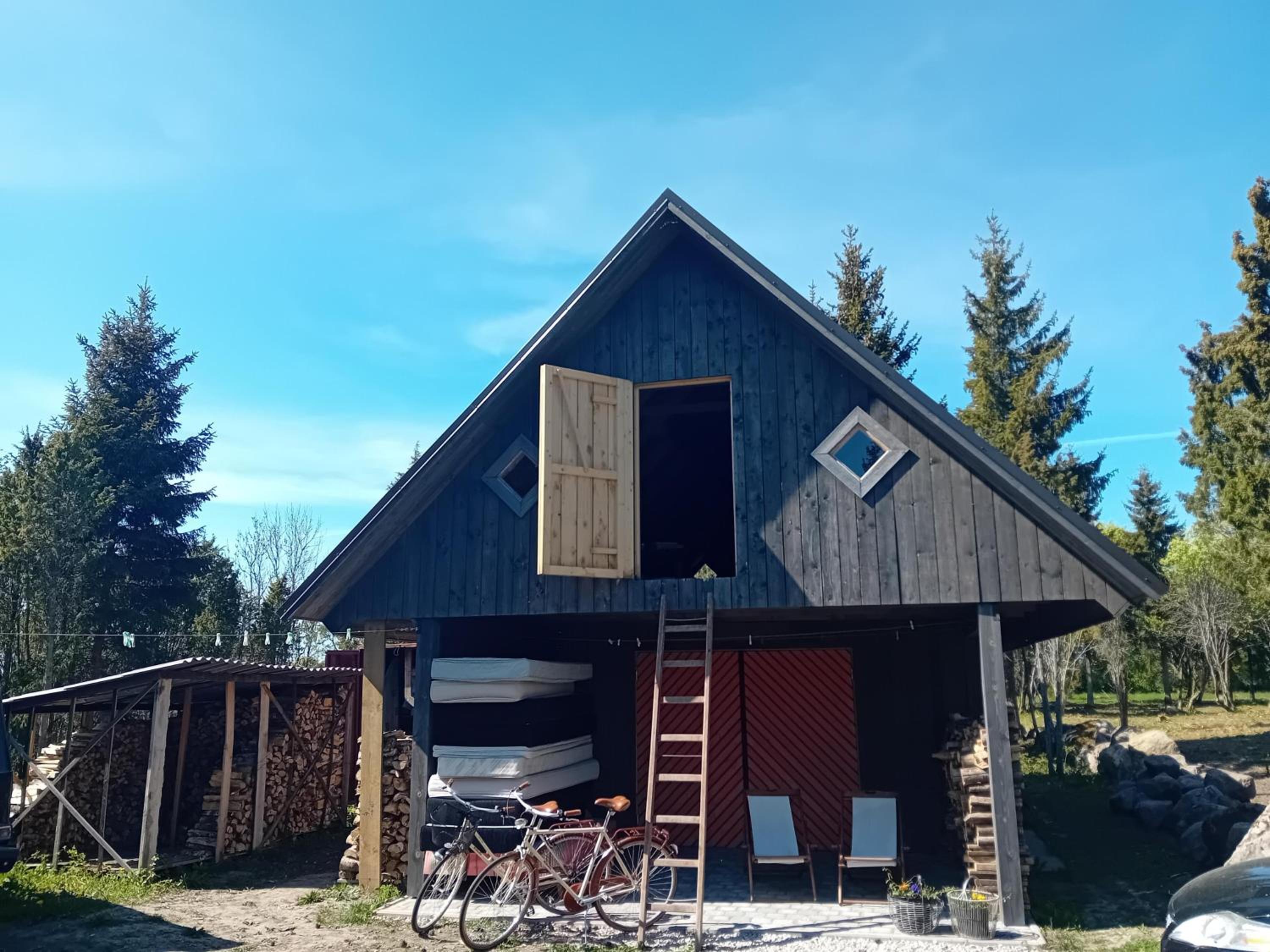 Boheemlaslik pööning Pädaste lahe ääres