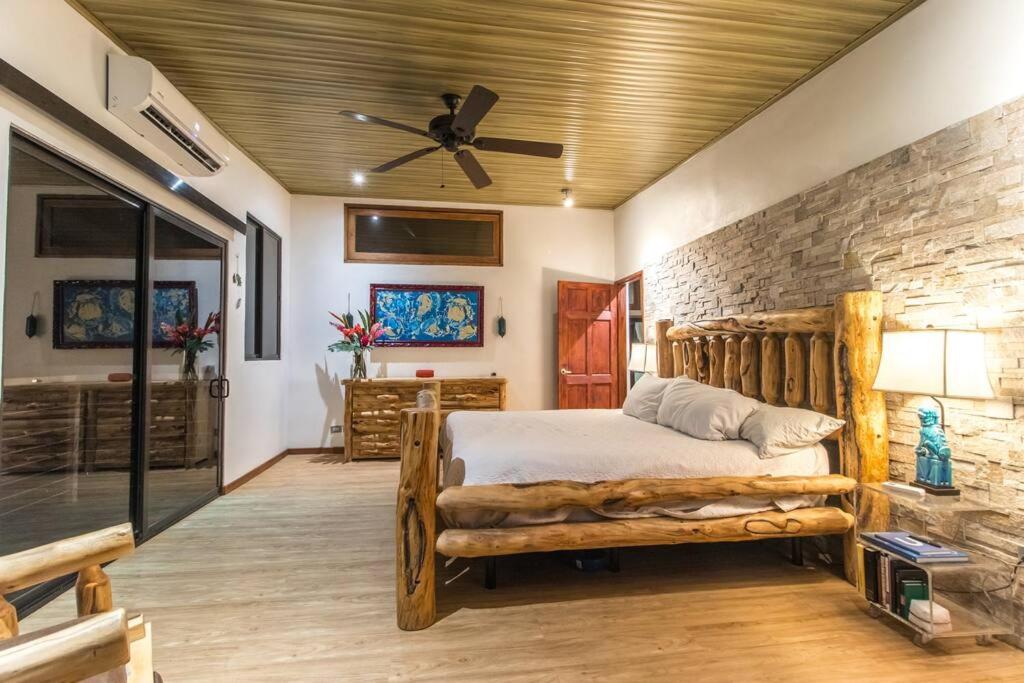 Ocean and Jungle views! AC, Wi-Fi, kitchen