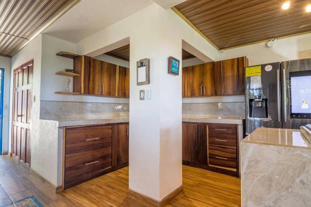 Ocean and Jungle views! AC, Wi-Fi, kitchen
