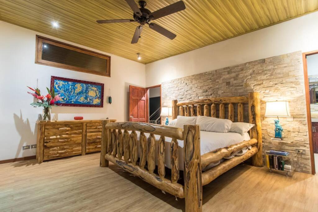 Ocean and Jungle views! AC, Wi-Fi, kitchen