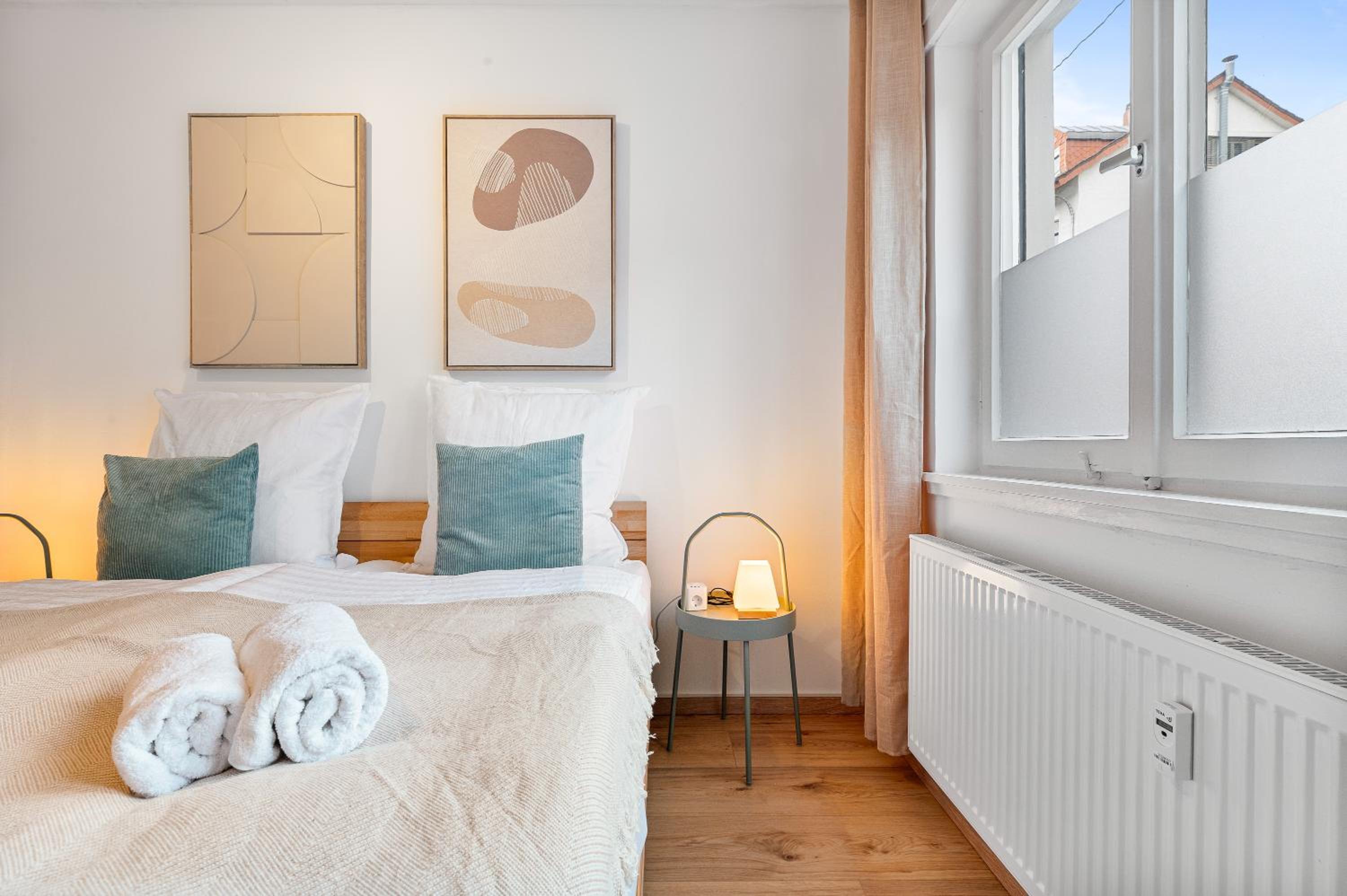 Zentrale Lage, zwei Schlafzimmer, Waschmaschine