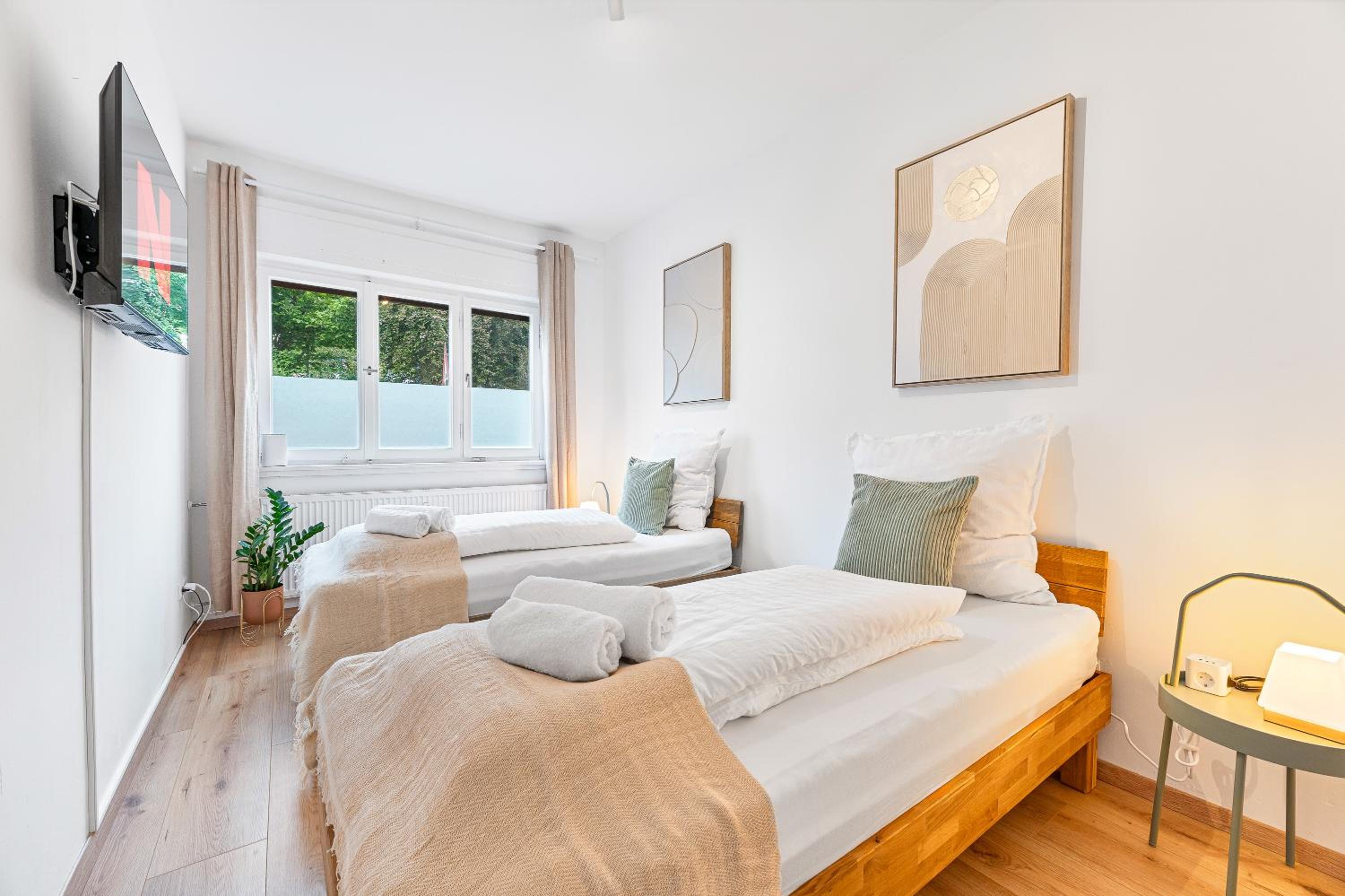 Zentrale Lage, zwei Schlafzimmer, Waschmaschine