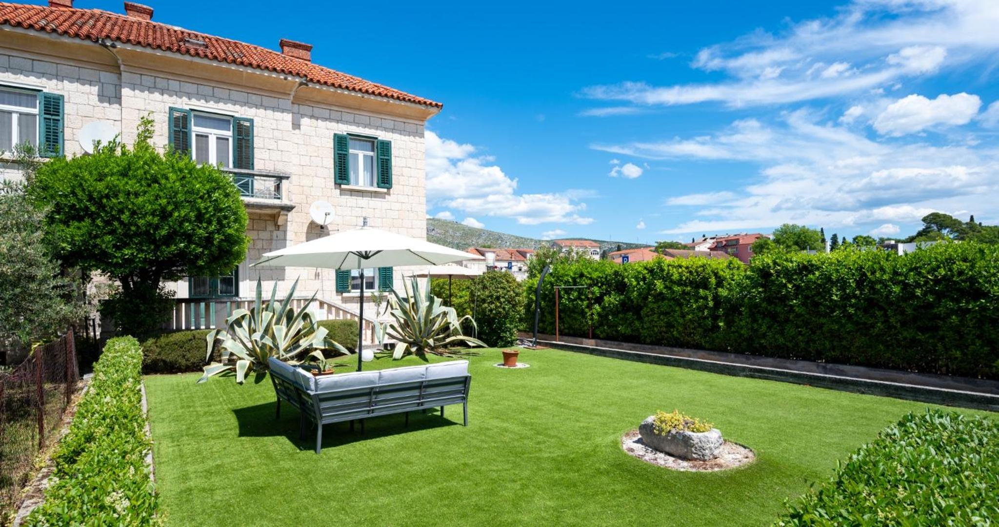 Villa Celio-Cega for 4+2, Trogir center view 3