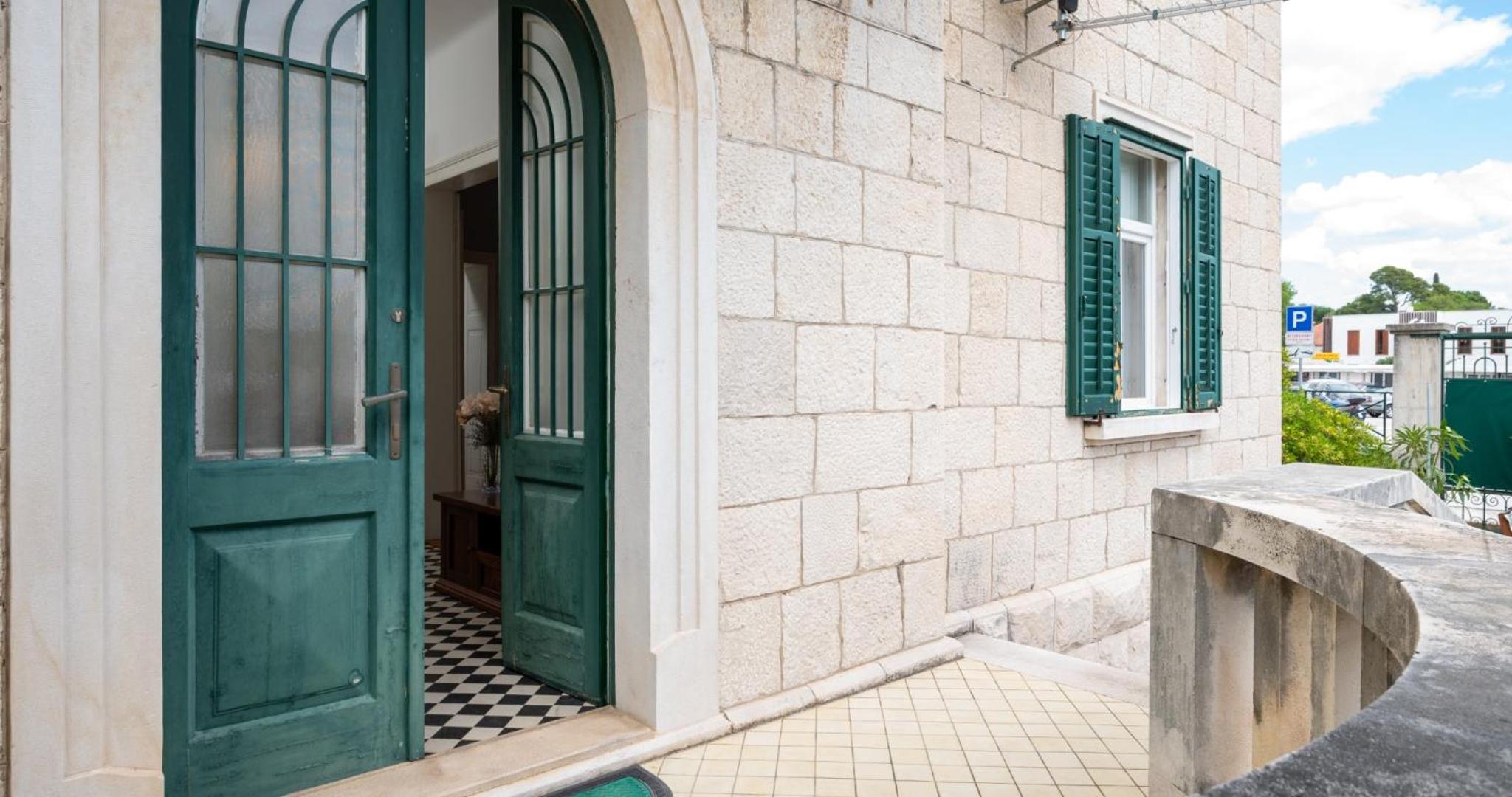 Villa Celio-Cega for 4+2, Trogir center view 2