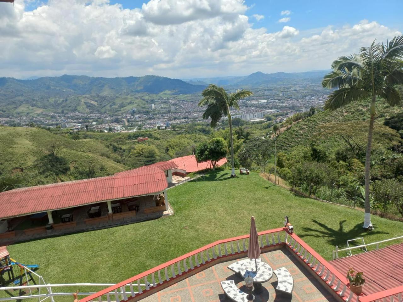 ECO HOTEL A 30min De PEREIRA - Property Image 1