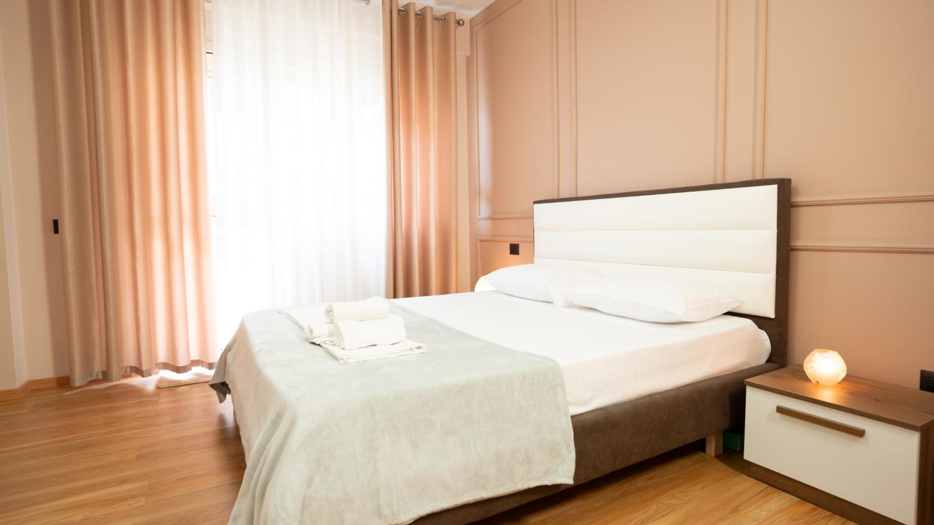 Urban Gem Apt - Tirana