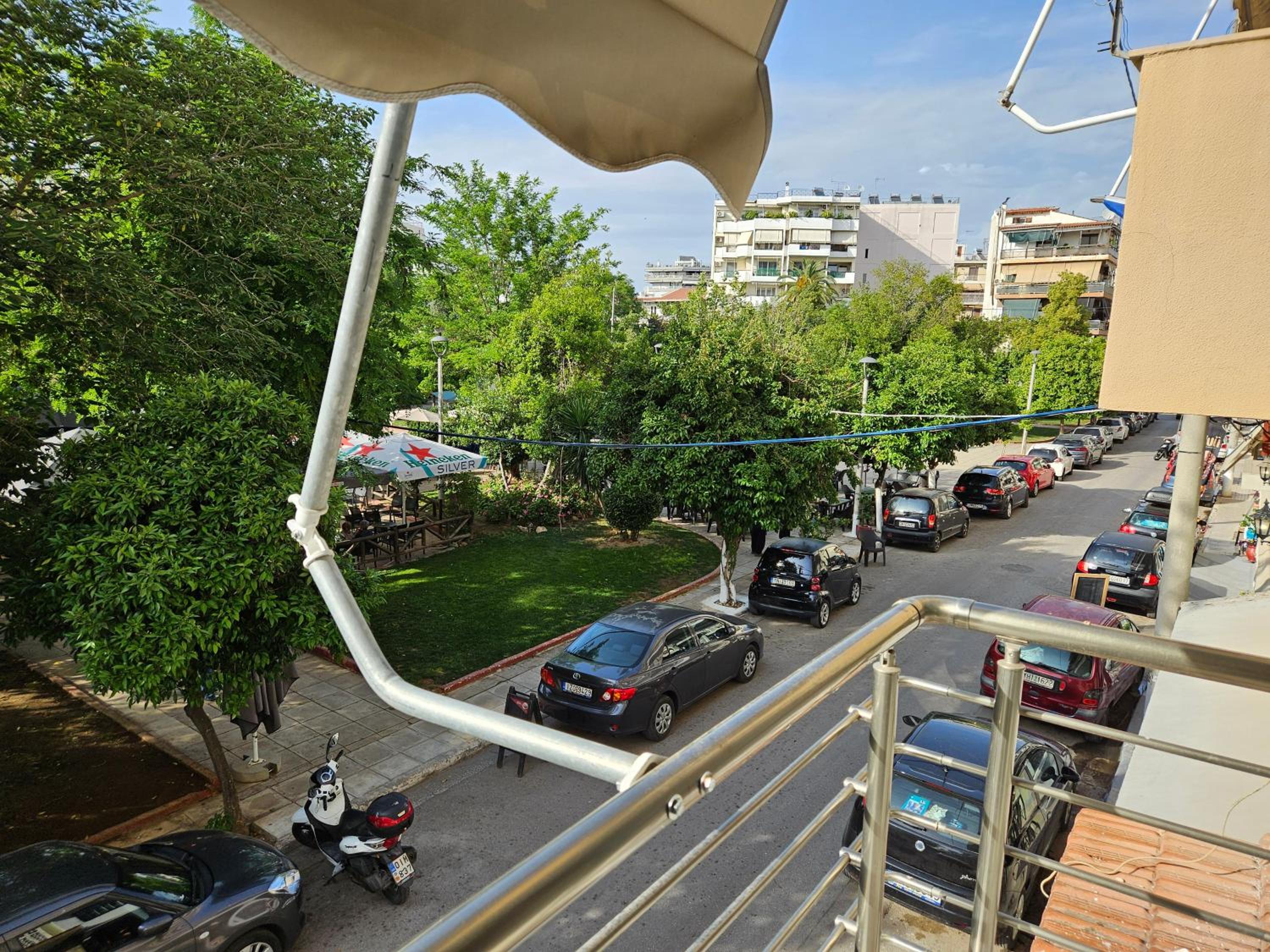 Academia apartments by the park