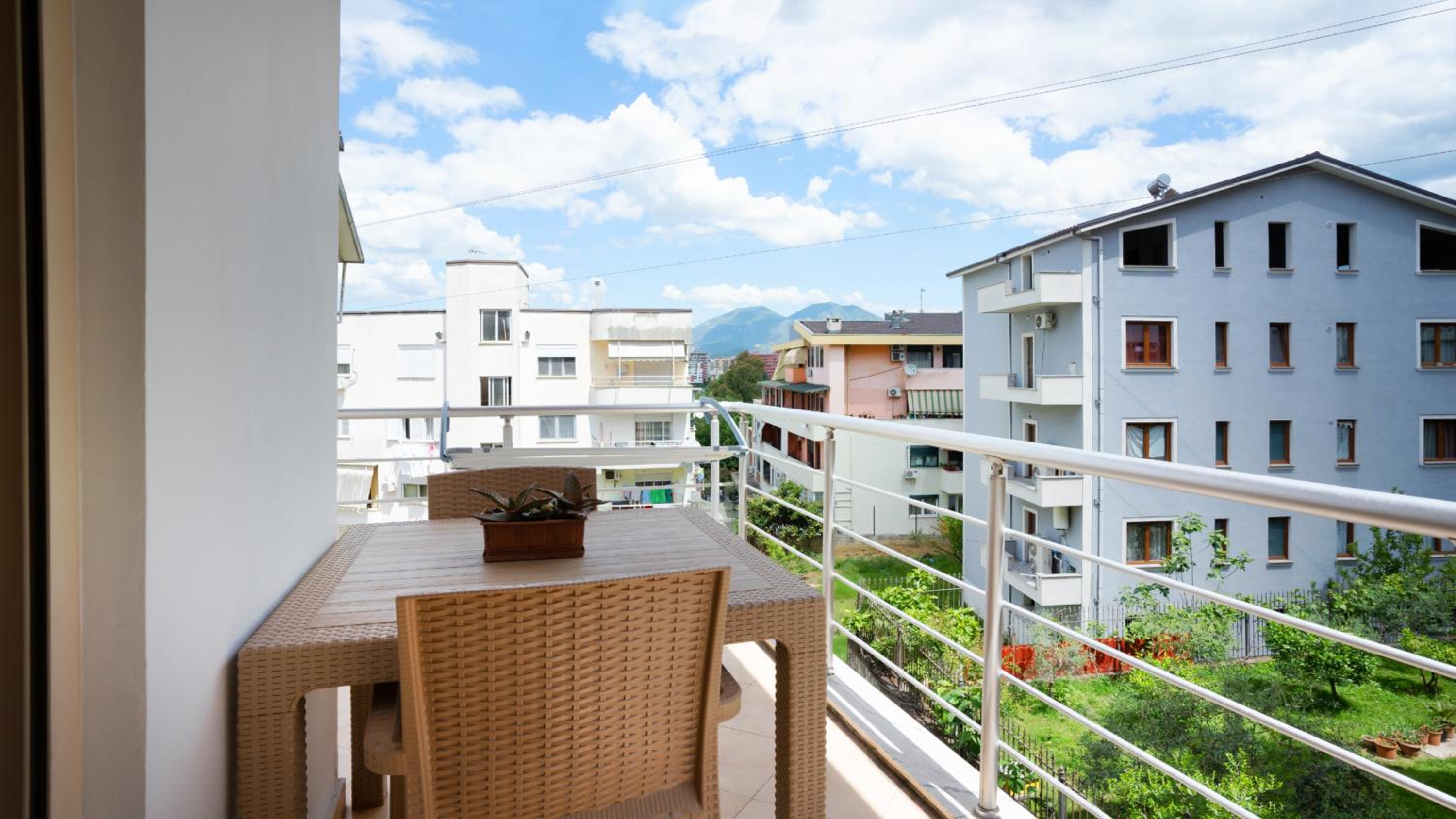 Urban Gem Apt - Tirana