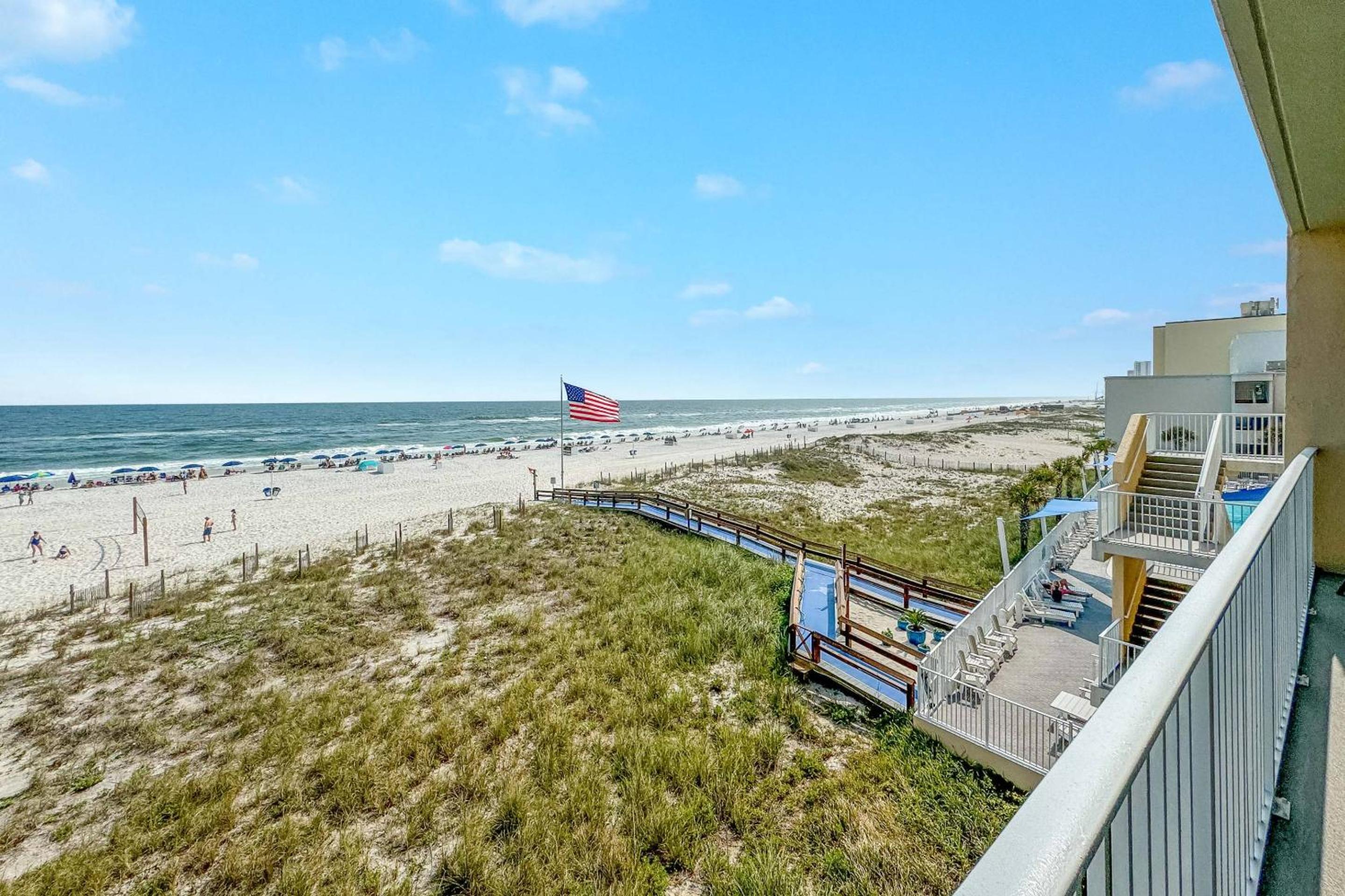 San Carlos 303