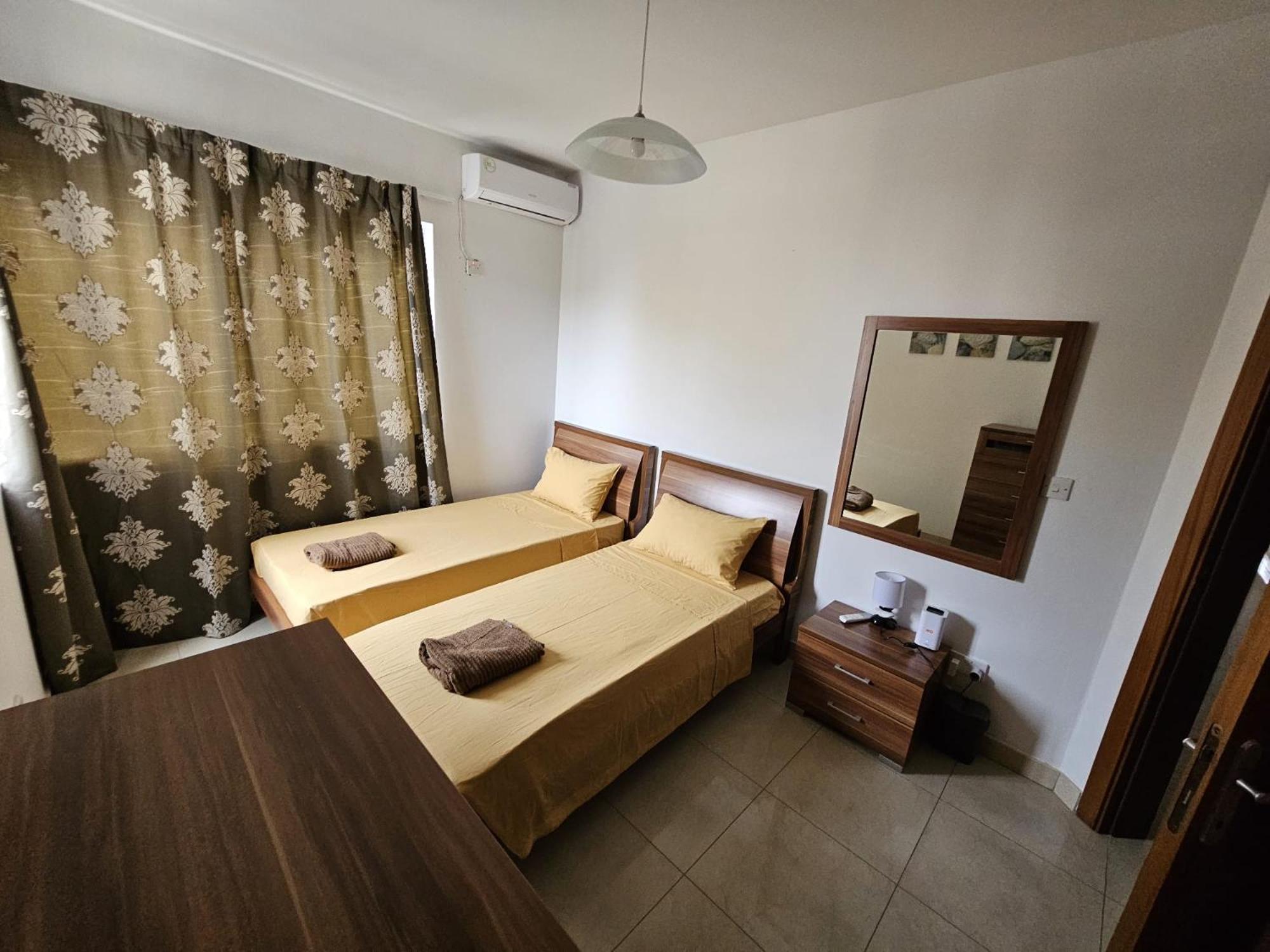 Modern Central Apartment E9 photo 5