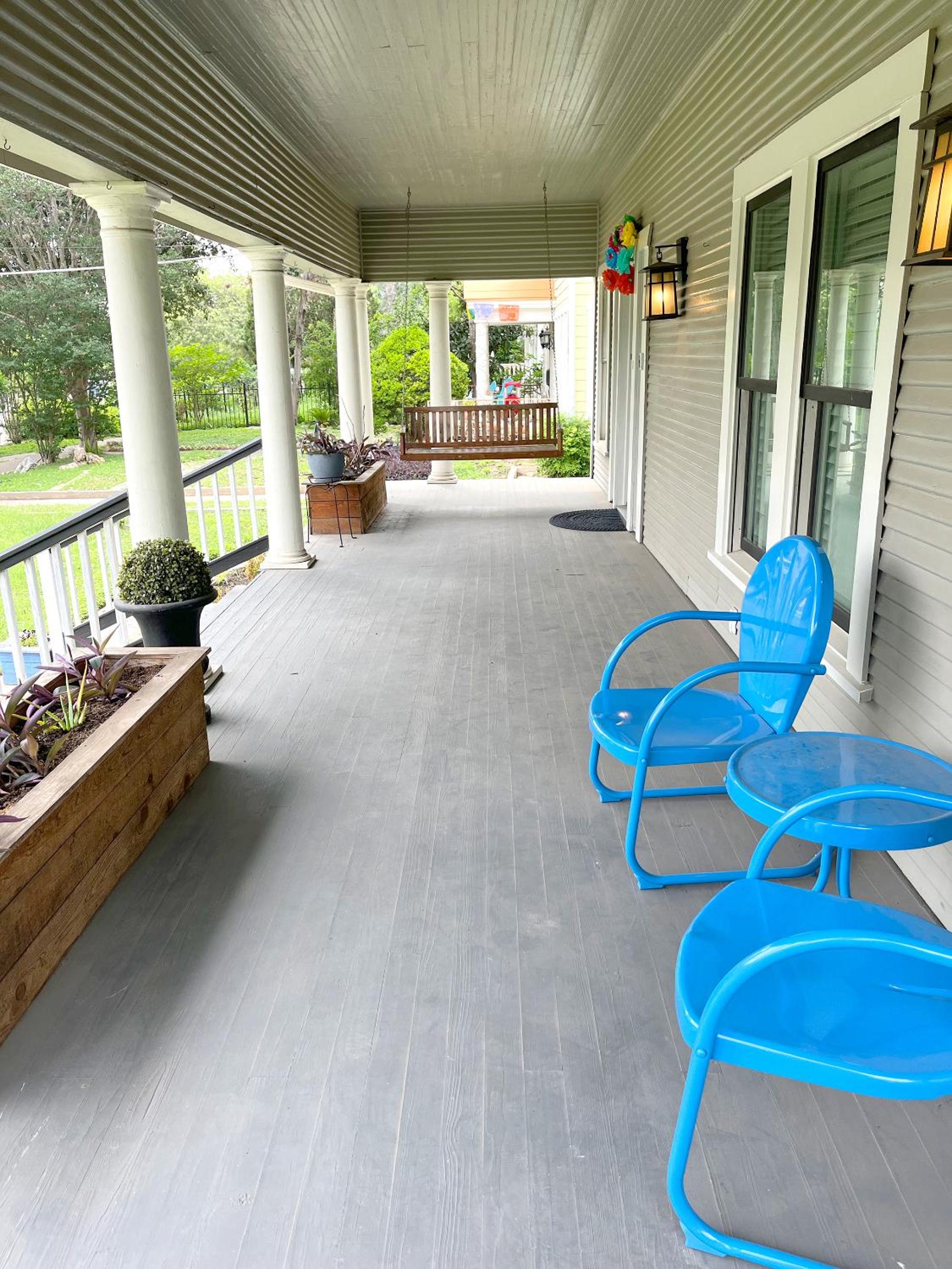 Historic 7BR Luxury with hot tub in the heart of town view 5
