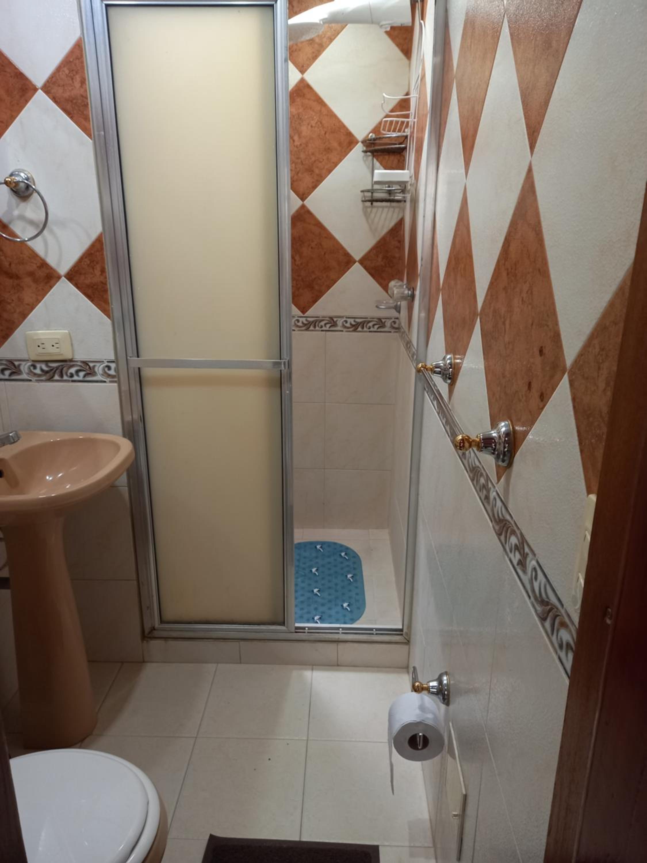 Amplia Casa Familiar