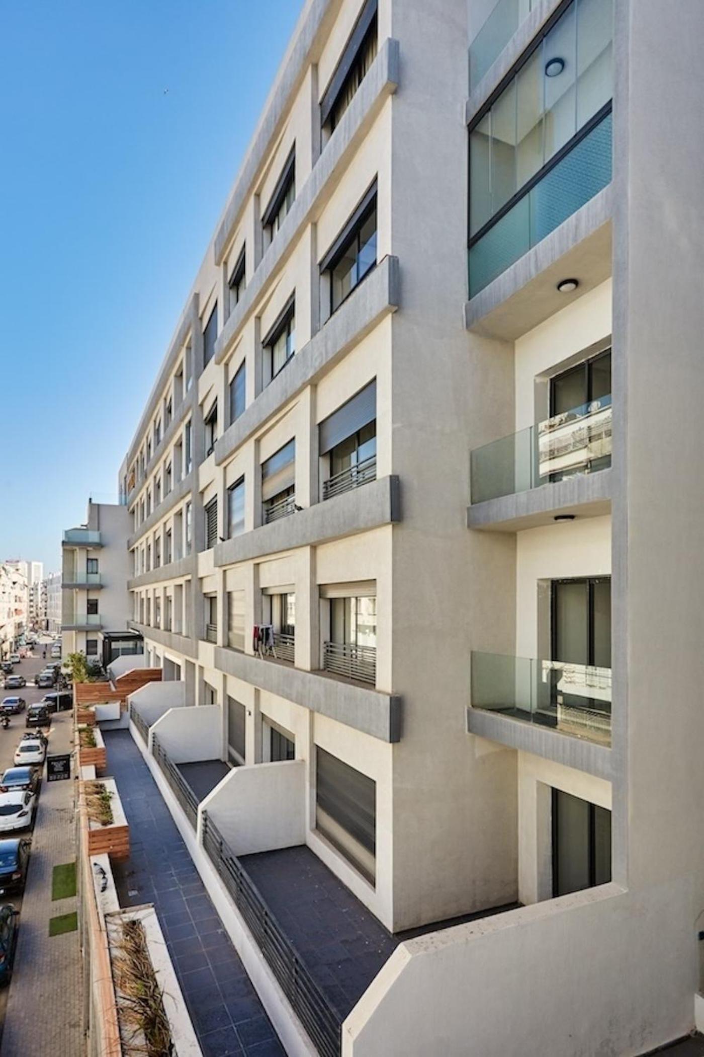 Your Home Away from Home 2 Bed Flat With Parking