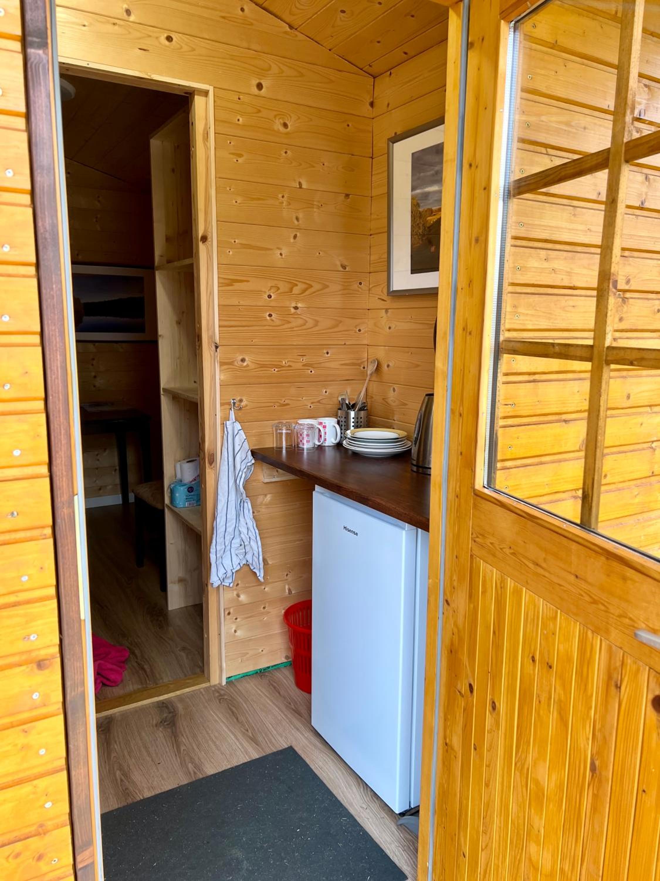 Marika Puhkeküla - Metsanurga Öömaja "shared bathroom"