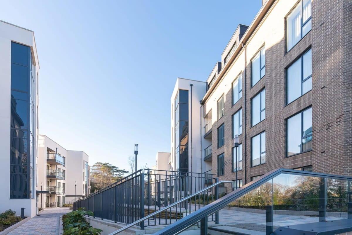Woodward Square One by Dublin At Home
