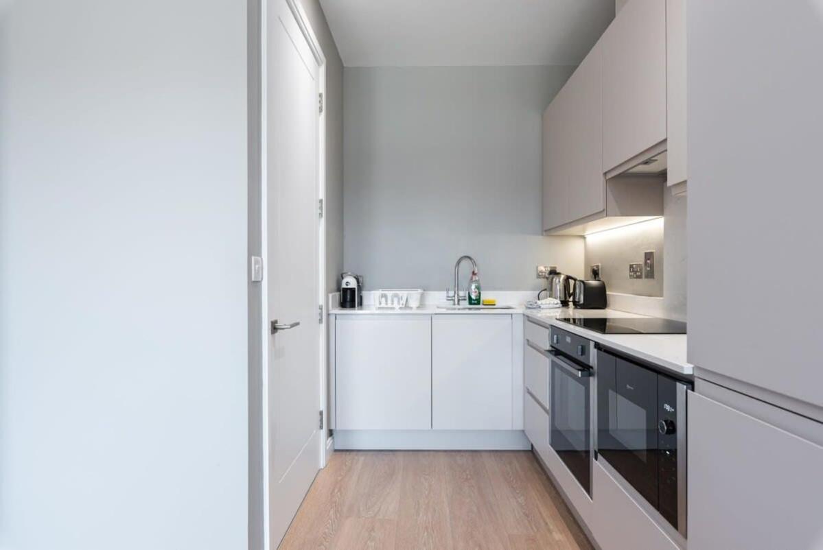 Woodward Square One by Dublin At Home