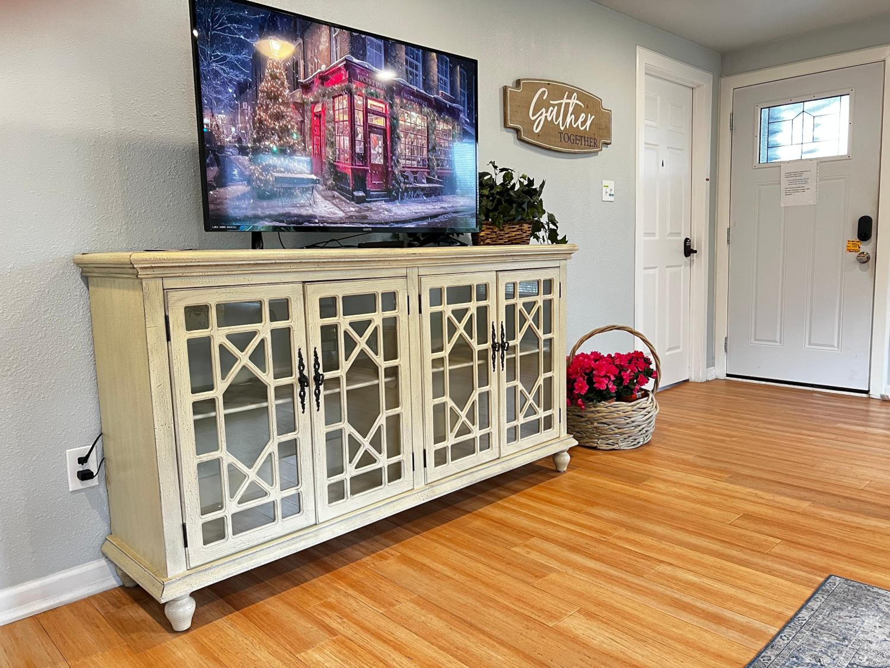 Boho Bliss- Cozy Private Room 2 Miles from Alamodome! view 4