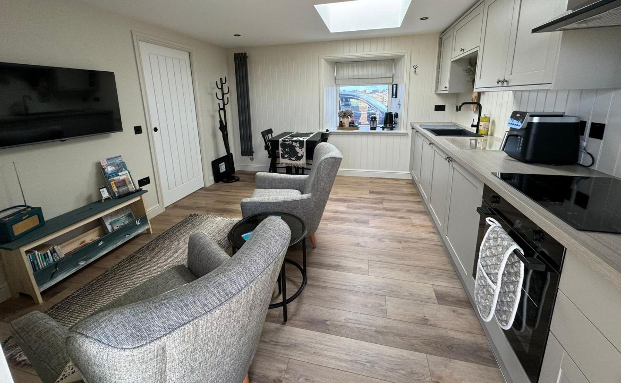 Nᴼ 21 Beautiful Cosy Modern Traditional Cottage view 5