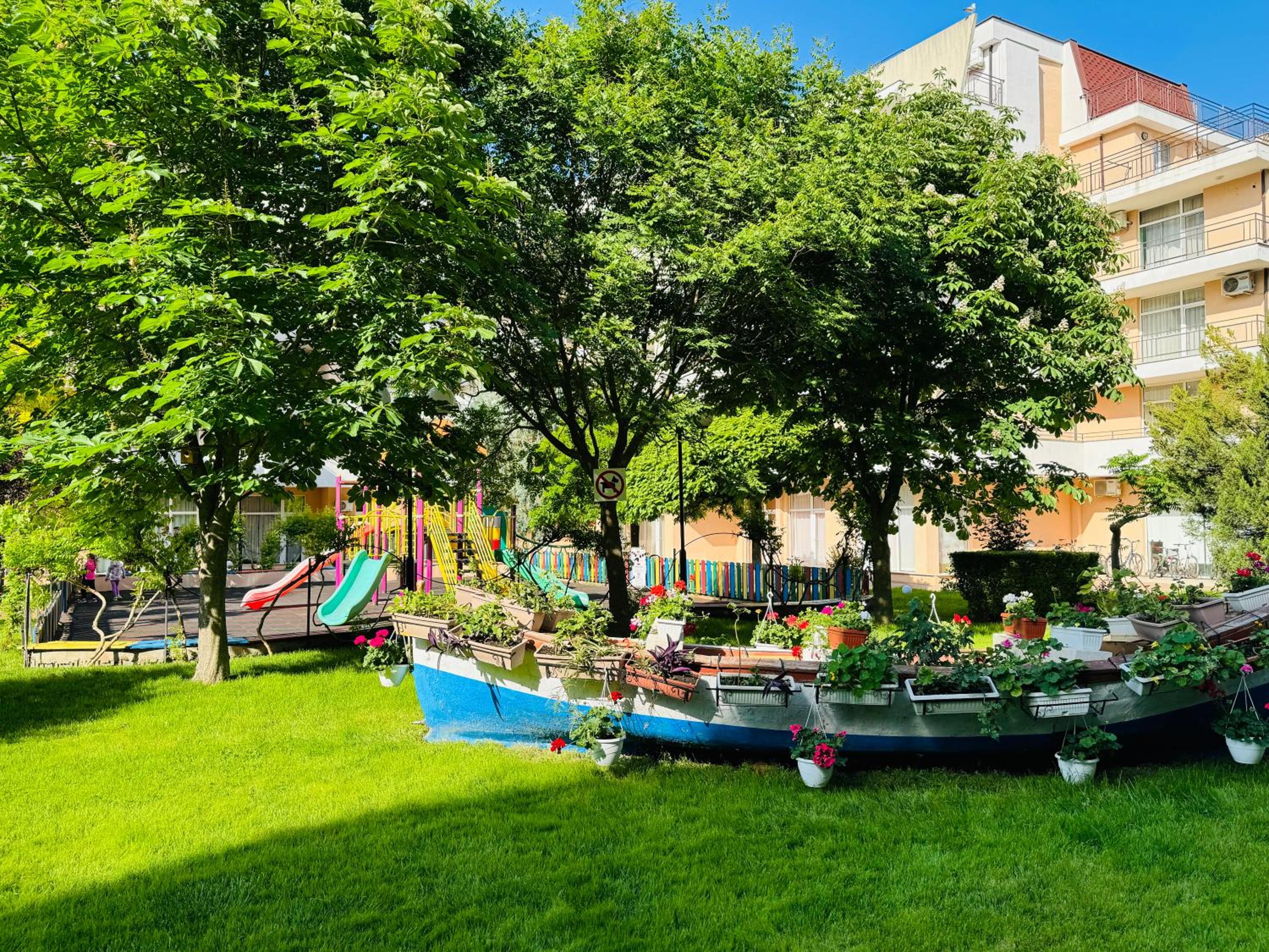 GRAND KAMELIA B 2,8 Large Studio Sunny Beach