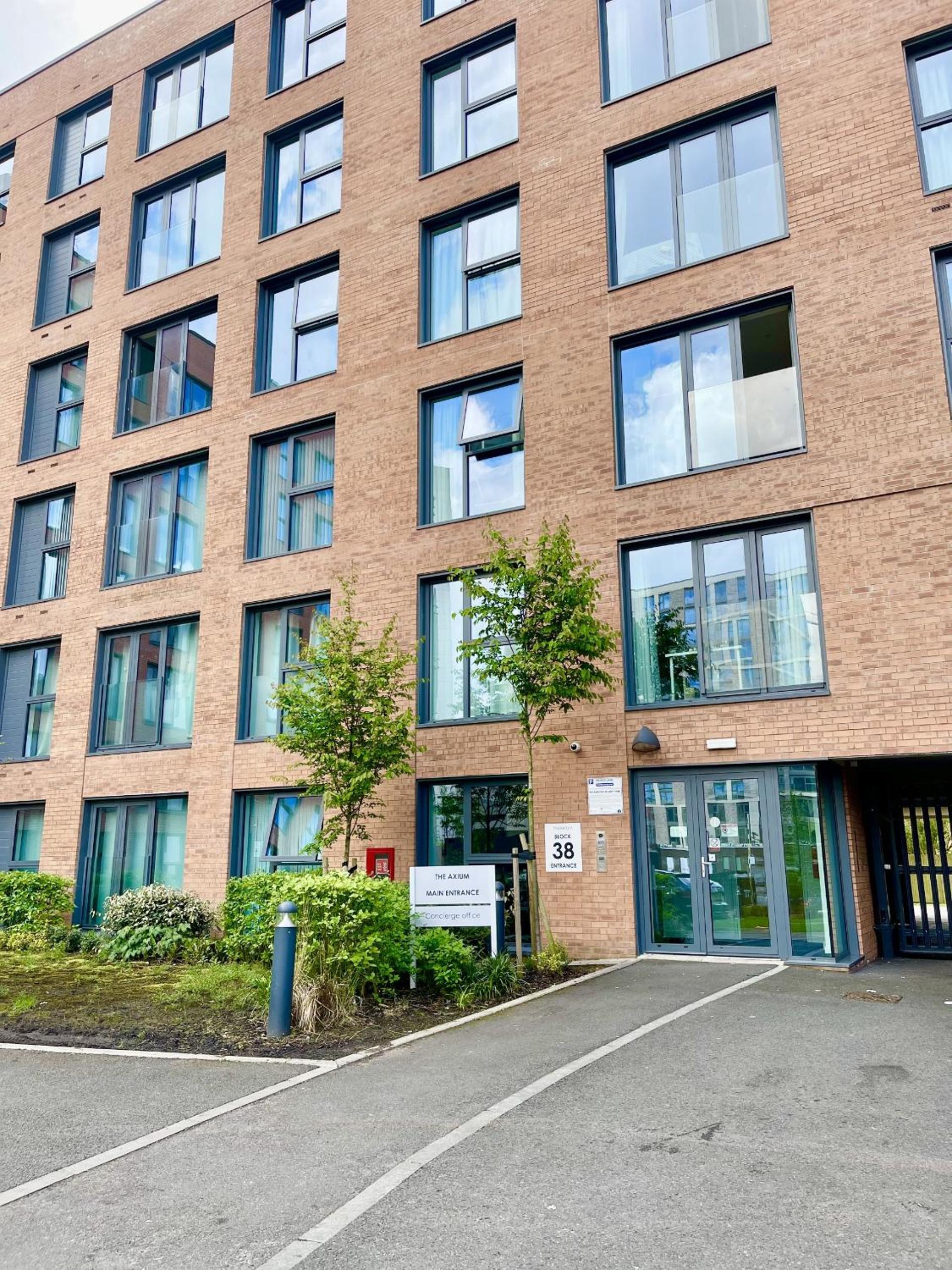Axium Escape- 2 bed apartment, Birmingham City Centre