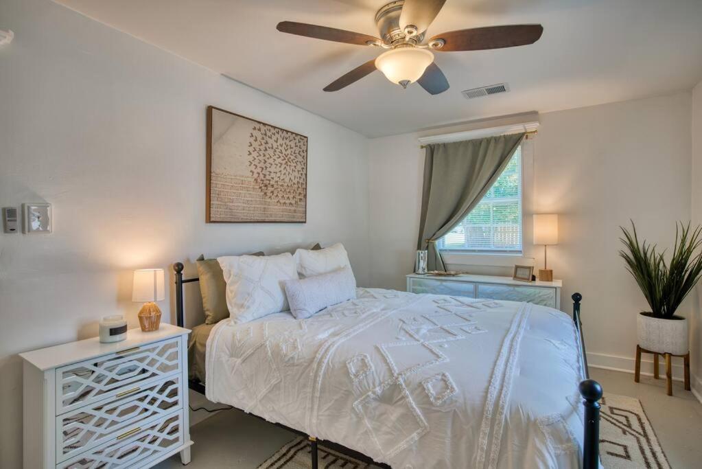 Wilmington Vacations - Castle Street Retreat - Glamorous Getaway - Property Image 5