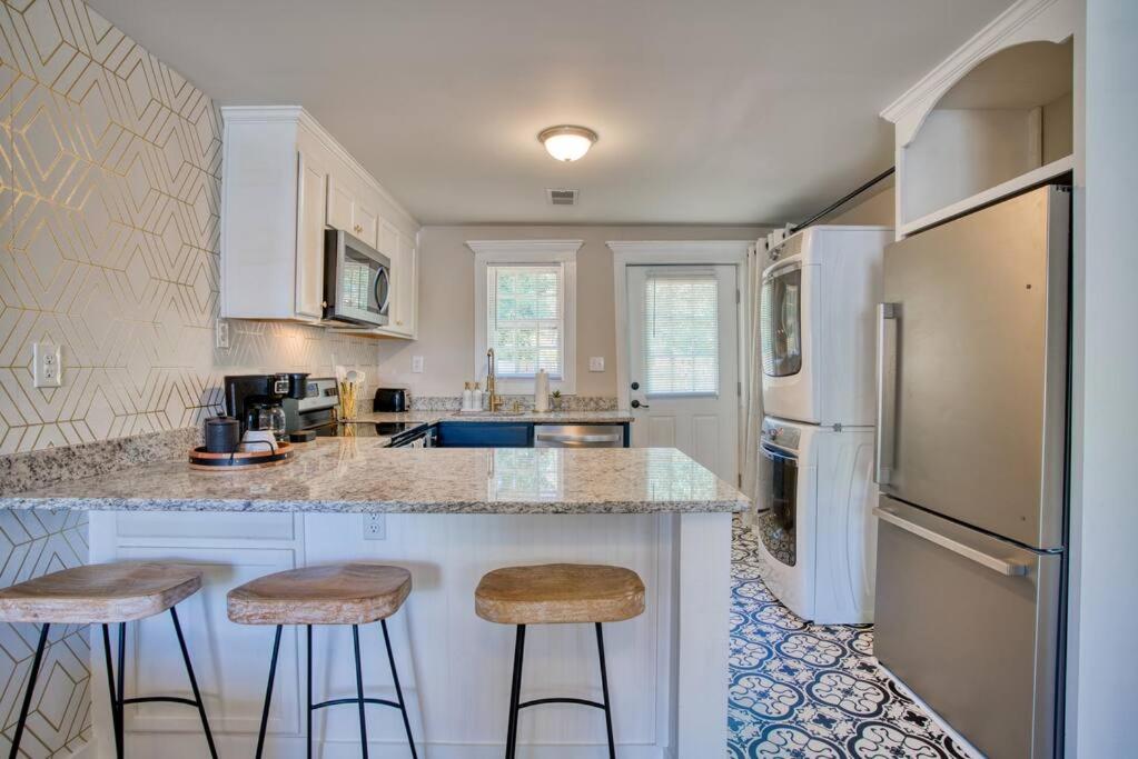 Wilmington Vacations - Castle Street Retreat - Glamorous Getaway - Property Image 11