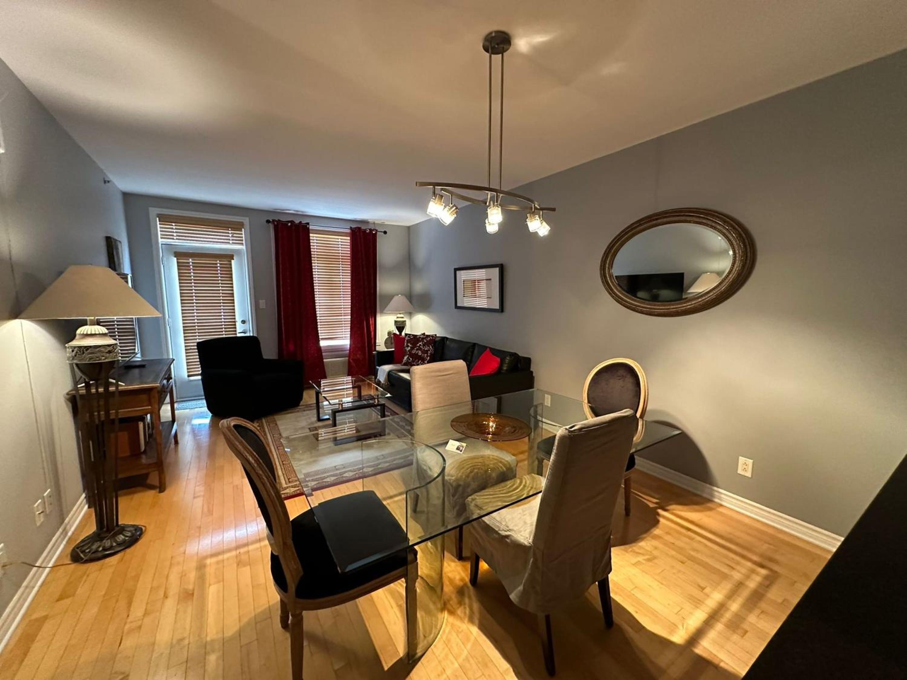 ApartHotelMontreal by Les Terrasses Saint Urbain 2225I2