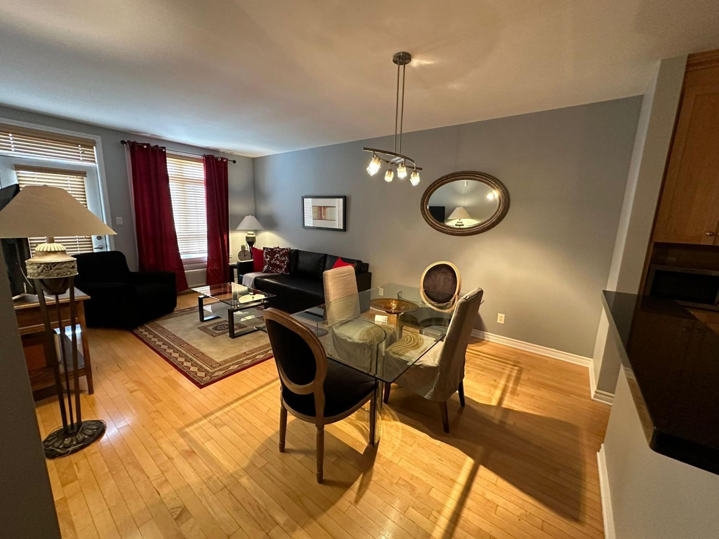 ApartHotelMontreal by Les Terrasses Saint Urbain 2225I2