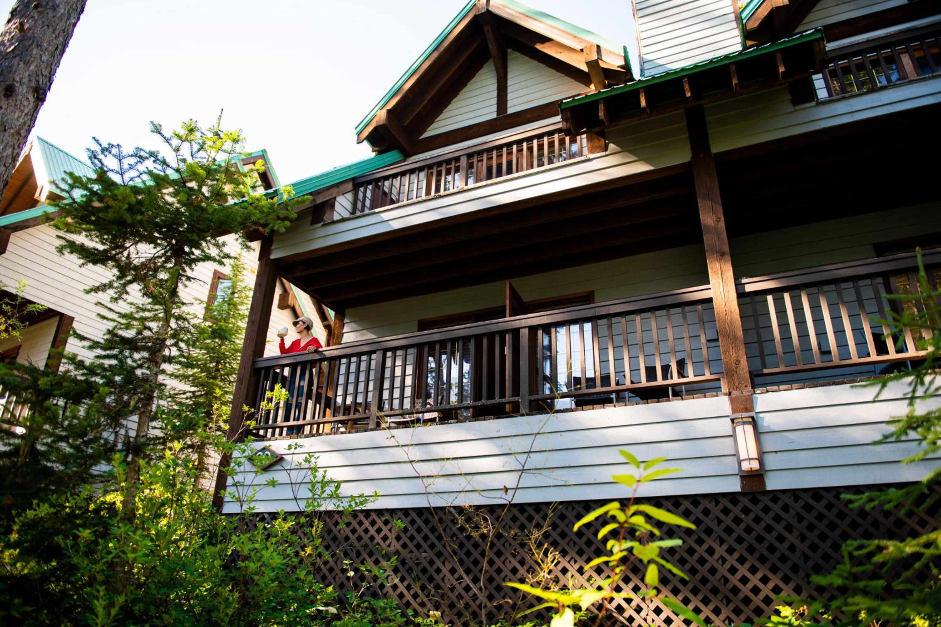 Emerald Lake Lodge 13