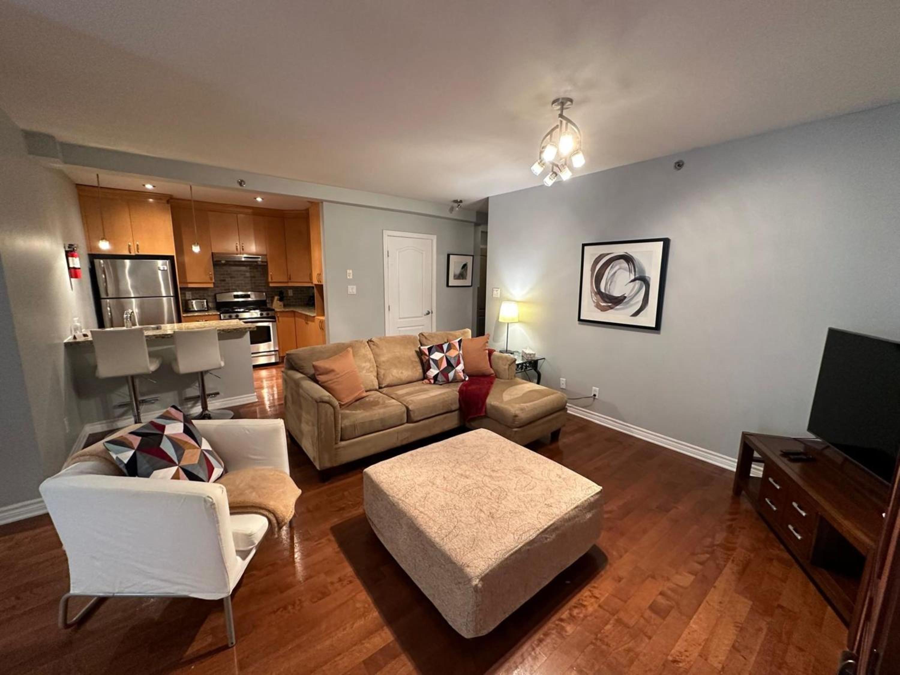 ApartHotelMontreal by Les Terrasses Saint Urbain 2225I2