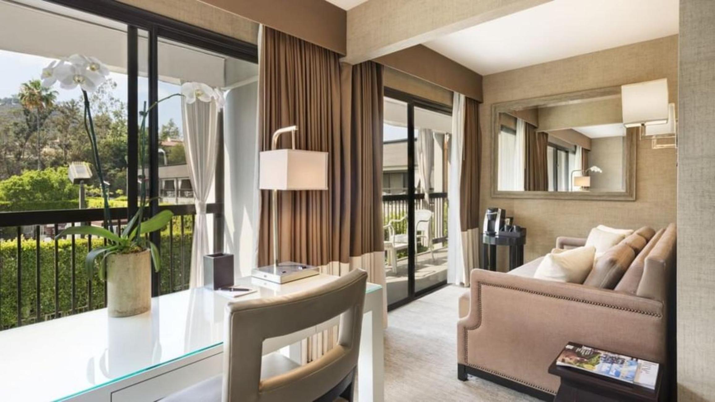 Luxe Sunset Boulevard Hotel