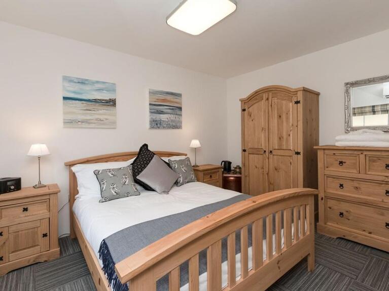 Cot Cottage - Panoramic Views & Hot Tub! view 4