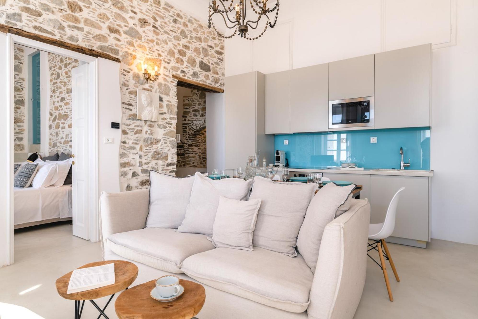 Glaukopis Retreat