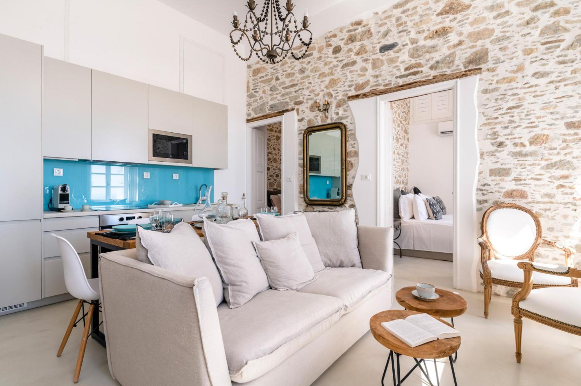 Glaukopis Retreat