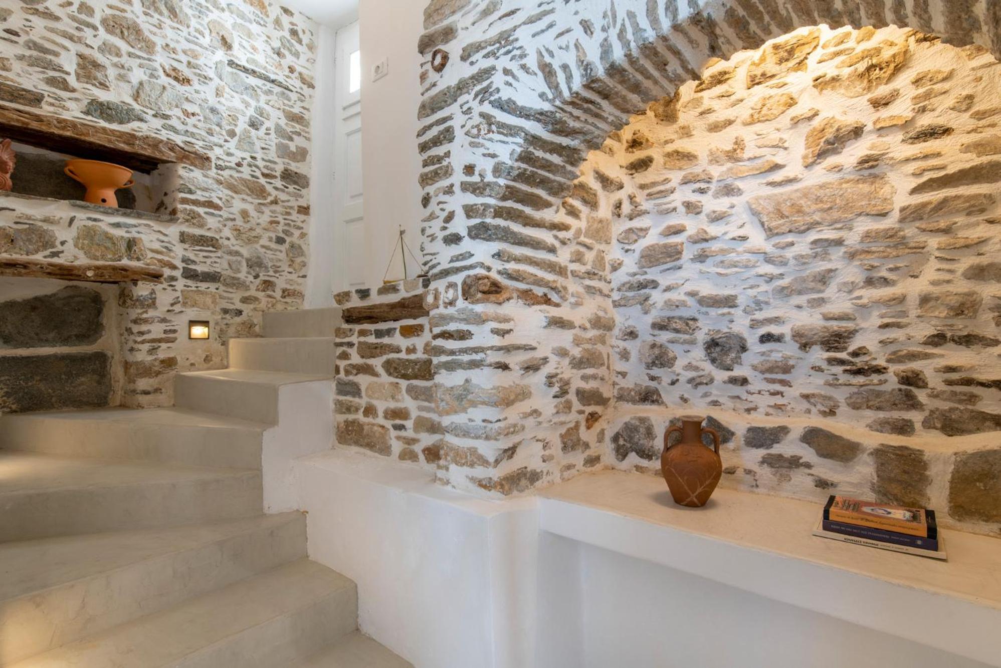 Glaukopis Retreat