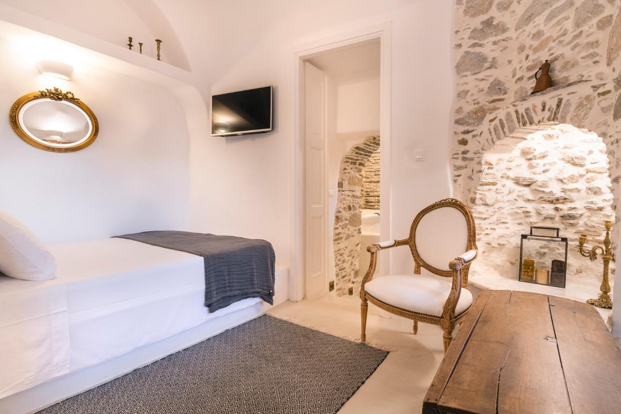 Glaukopis Retreat