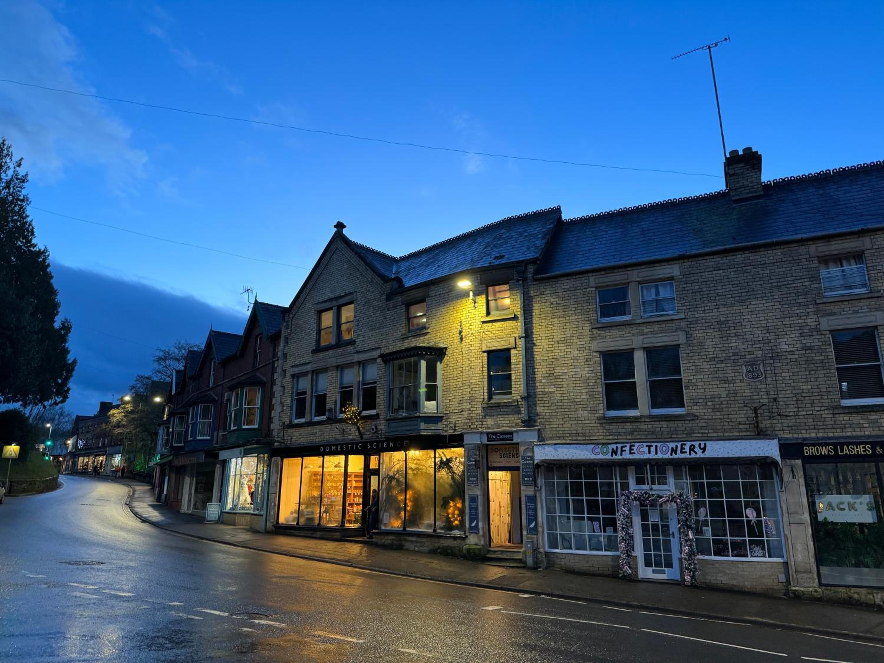 Cupcake Cottage: Quintessential Cotswold Cottage