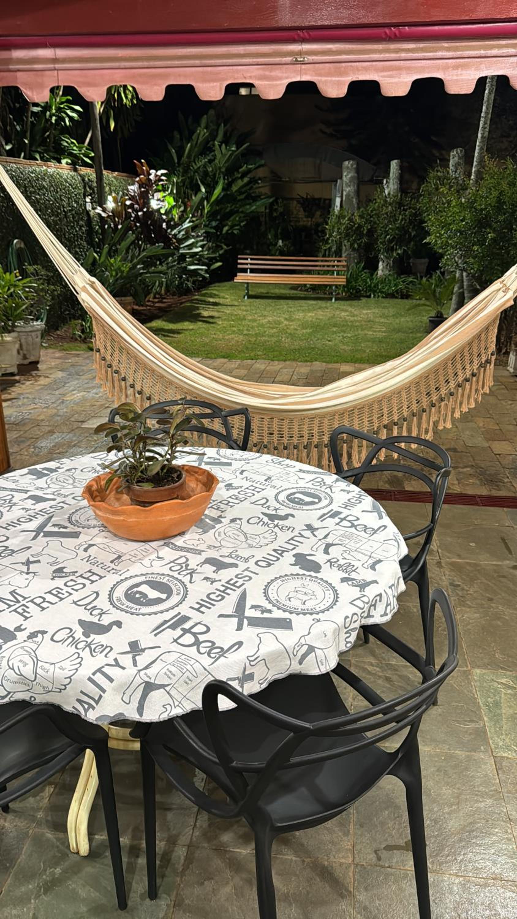 Casa da Vó Loy e seu espaço verde