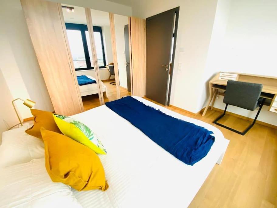1 bedroom Flat in center with SPA,Gym,Terrace&Parking-23 view 2